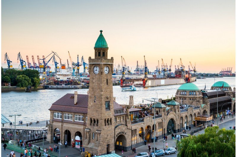 St. Pauli Piers (Landungsbrücken)